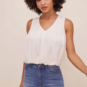 ASTR the Label NWT Georgina Sleeveless V Neck Tank Top Shirt Ivory Size Large